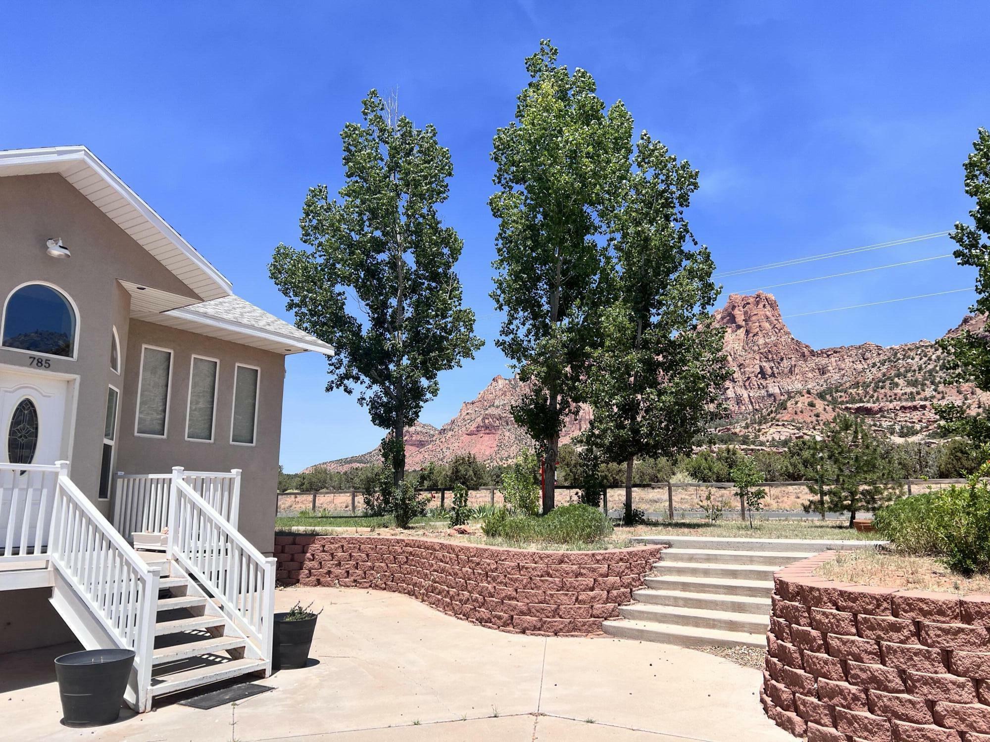Property Photo: 785 N Homestead St UT 84784