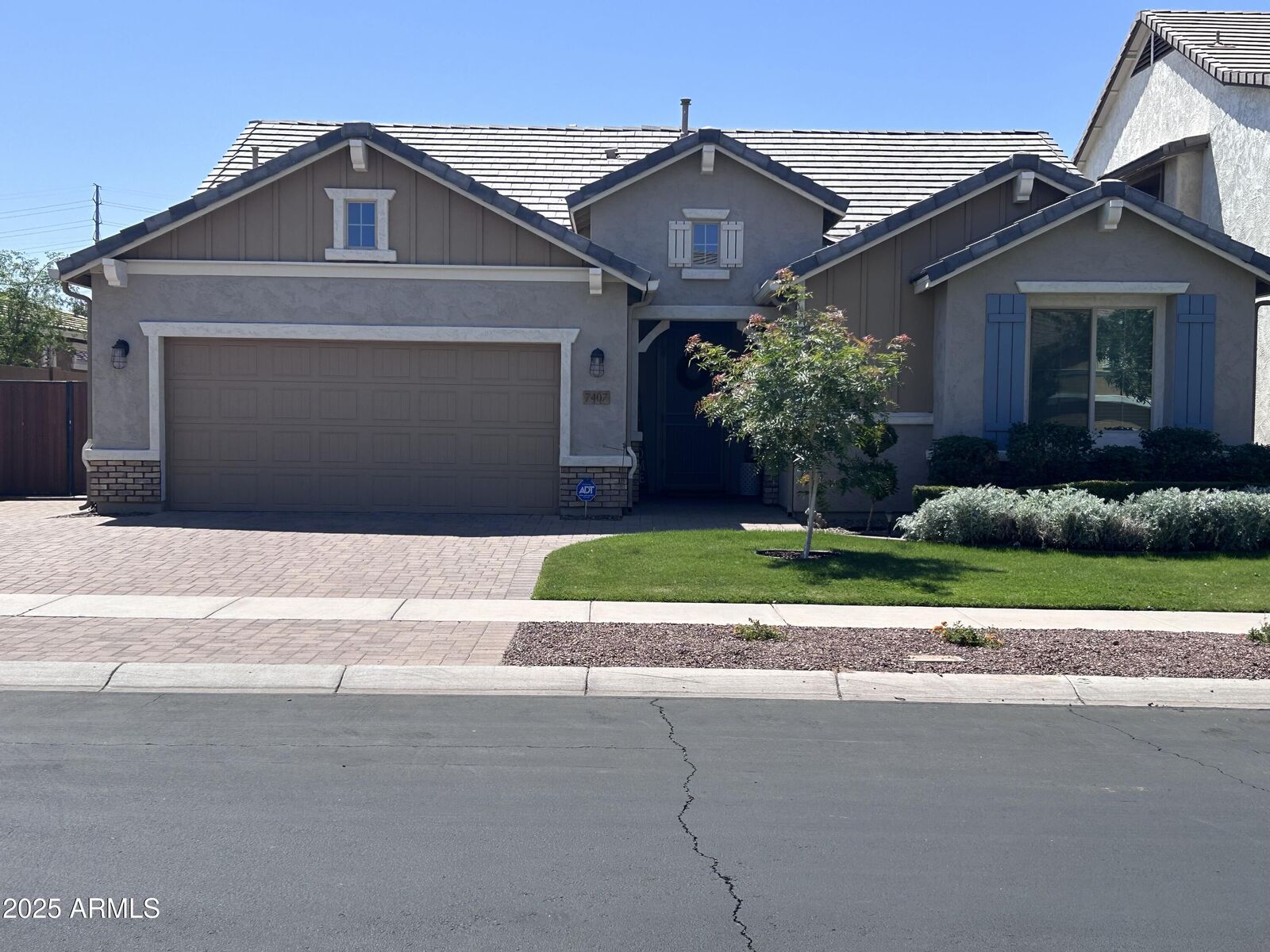 Property Photo: 7407 E Portobello Avenue AZ 85212