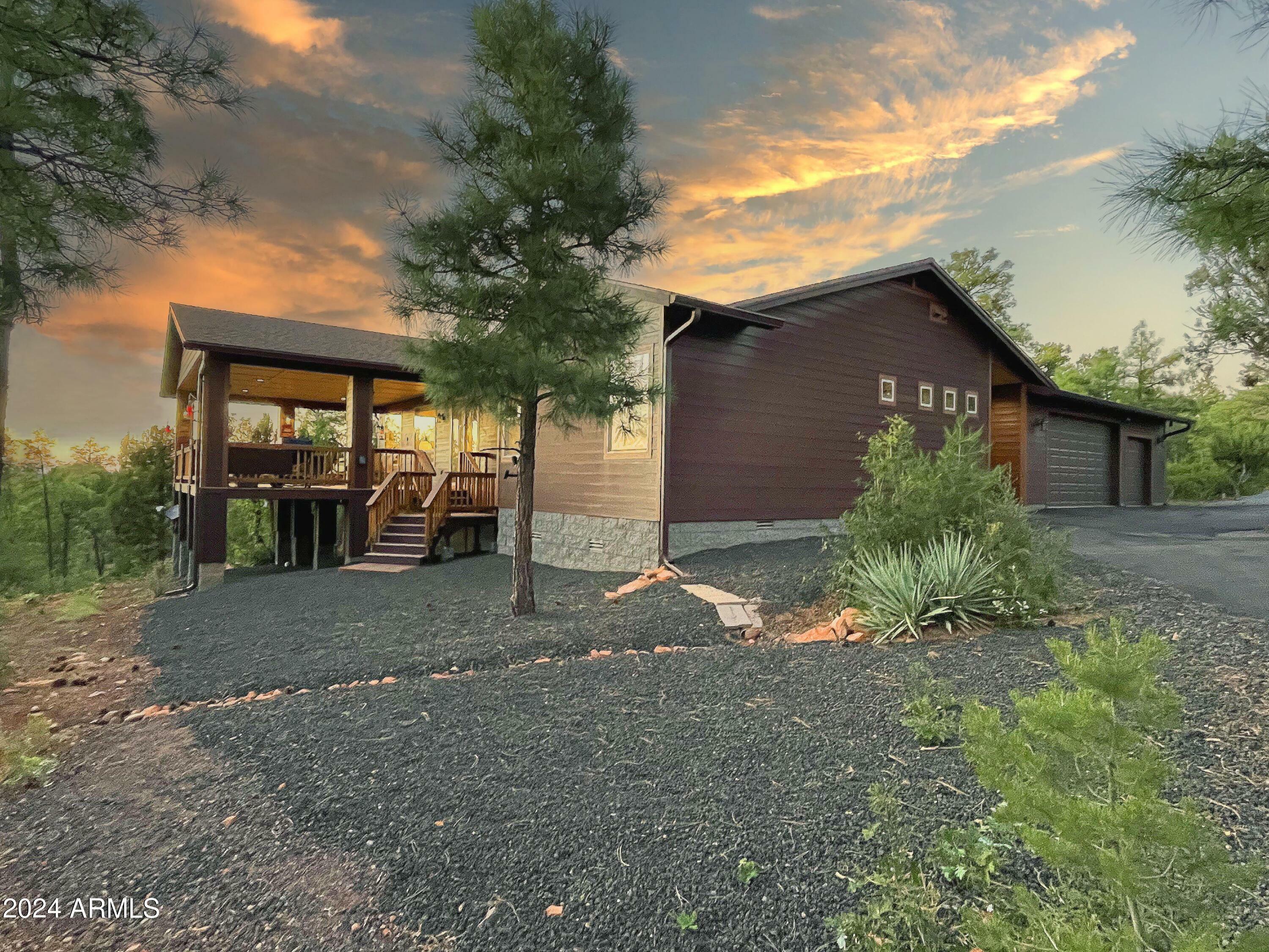 Property Photo: 1300 W Sierra Buena Court AZ 85901