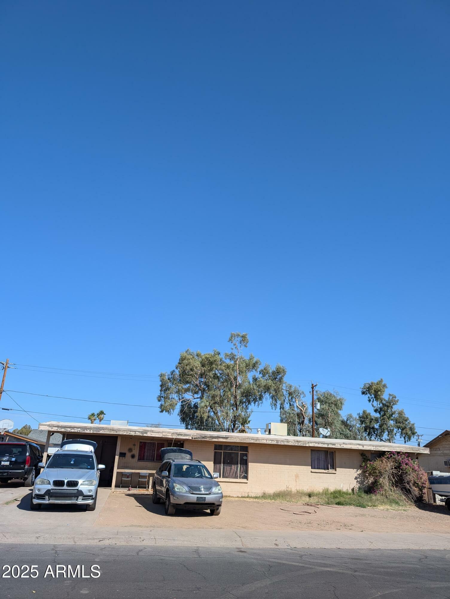 Property Photo: 5520 W Clarendon Avenue AZ 85031