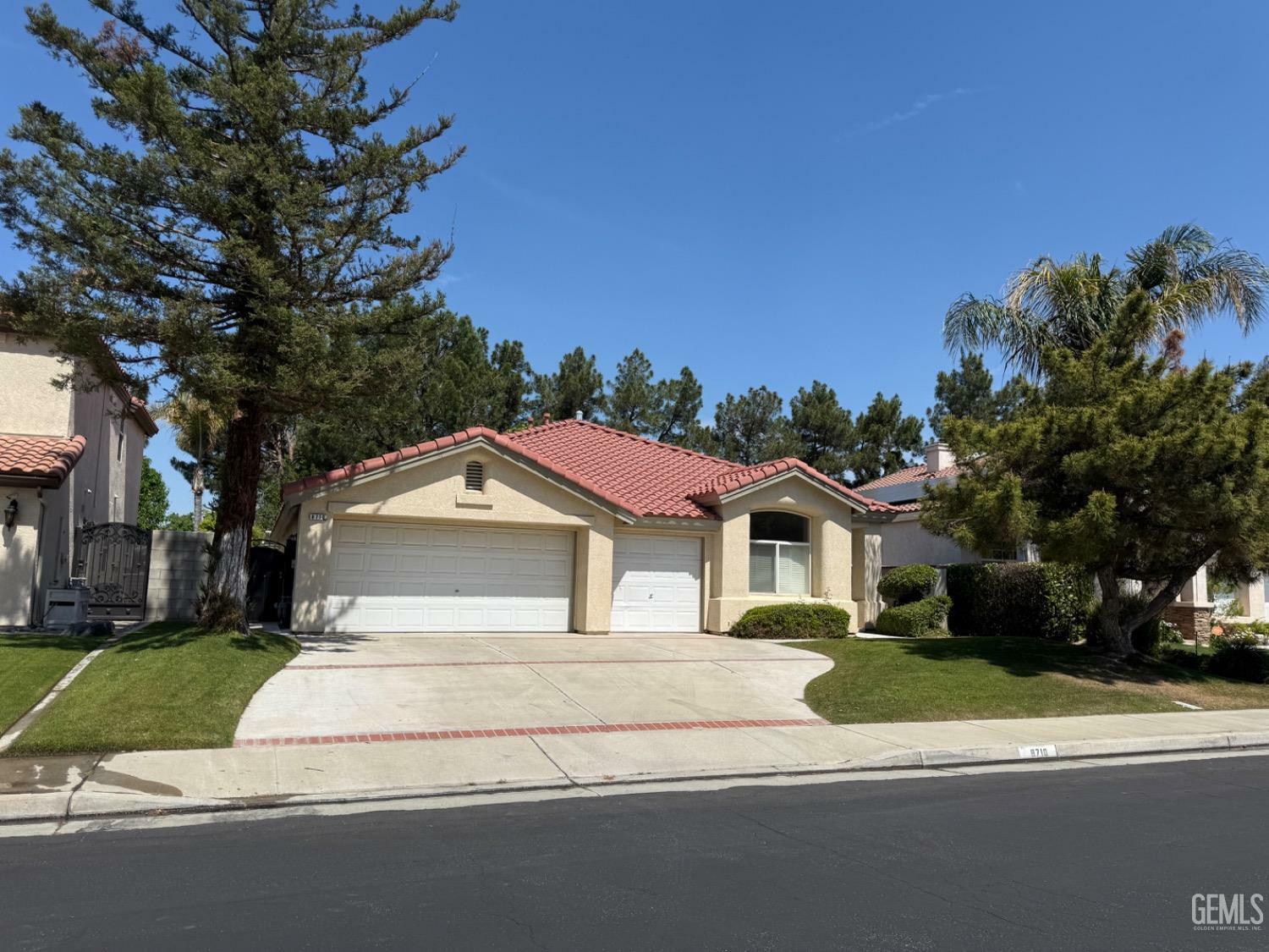 8710 Beau Maison Way  Bakersfield CA 93311 photo