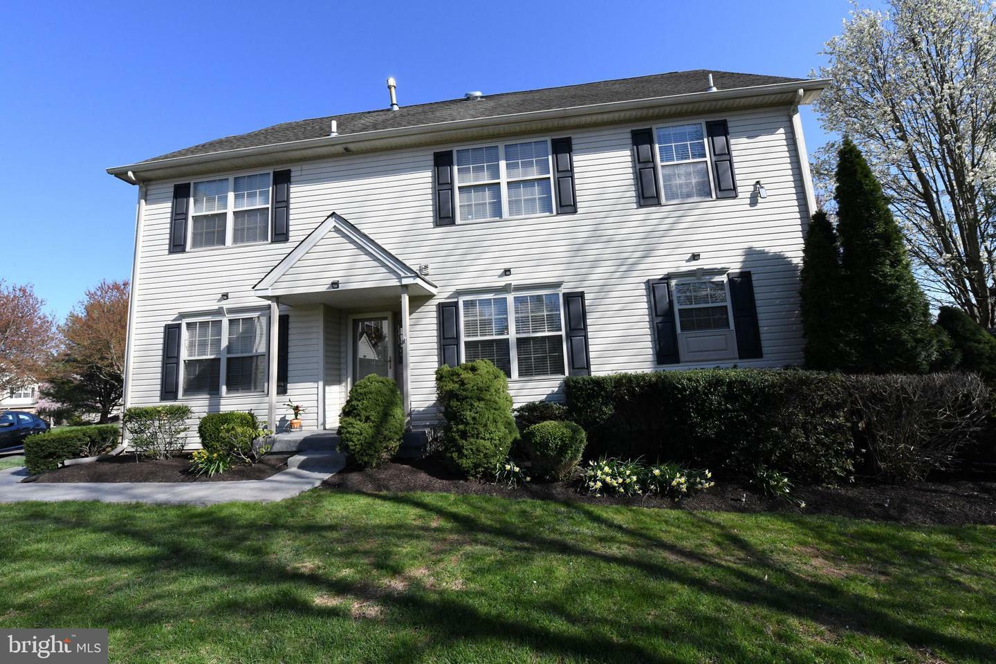 Property Photo: 1208 Duchess Court PA 19468