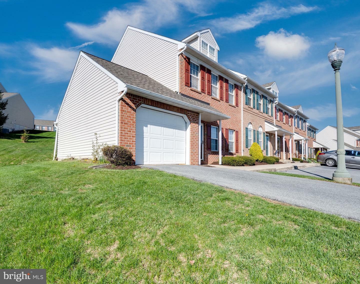 Property Photo: 300 Barrington PA 19607