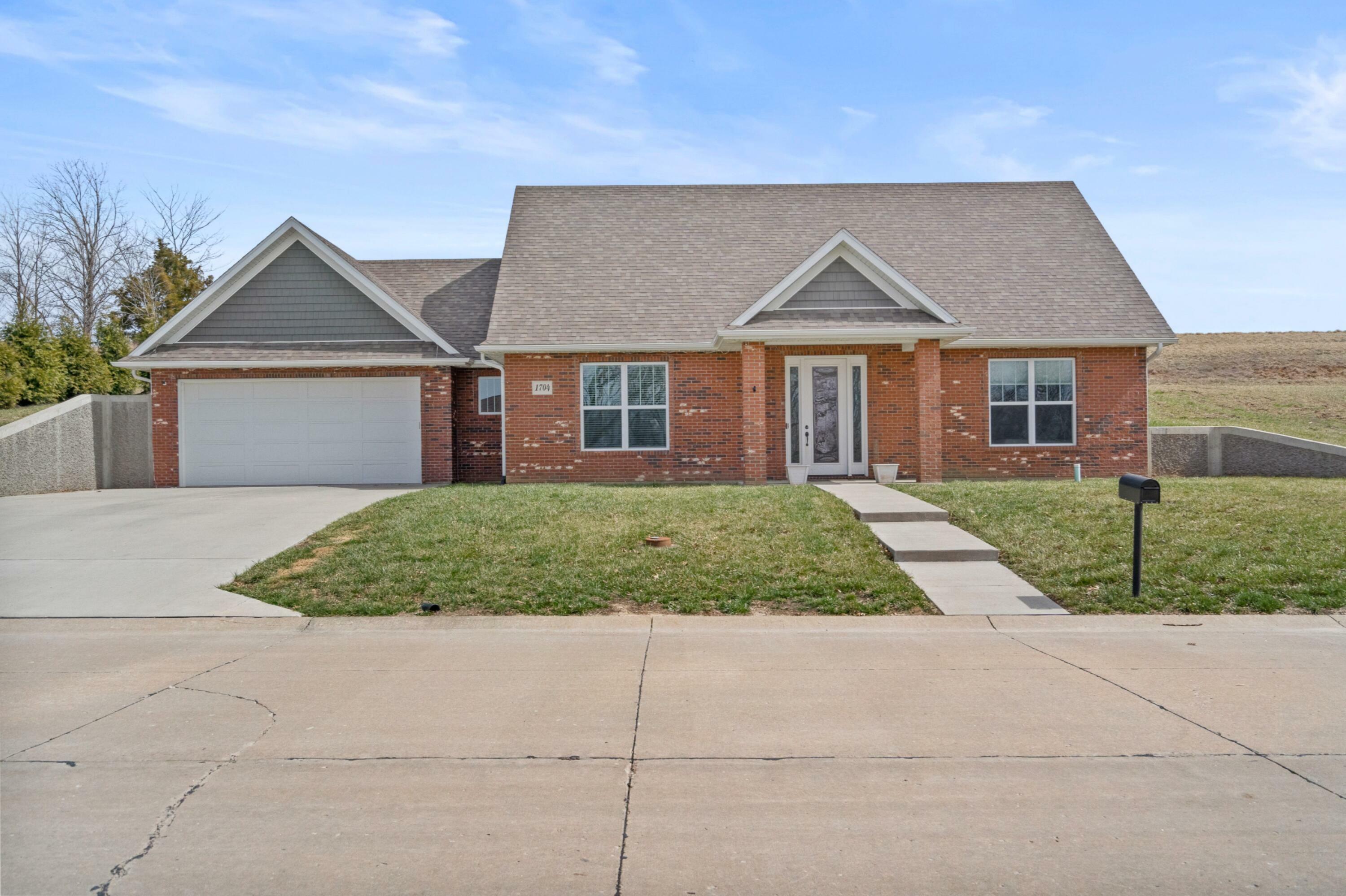 Property Photo: 1704 Legends West Ave MO 65233