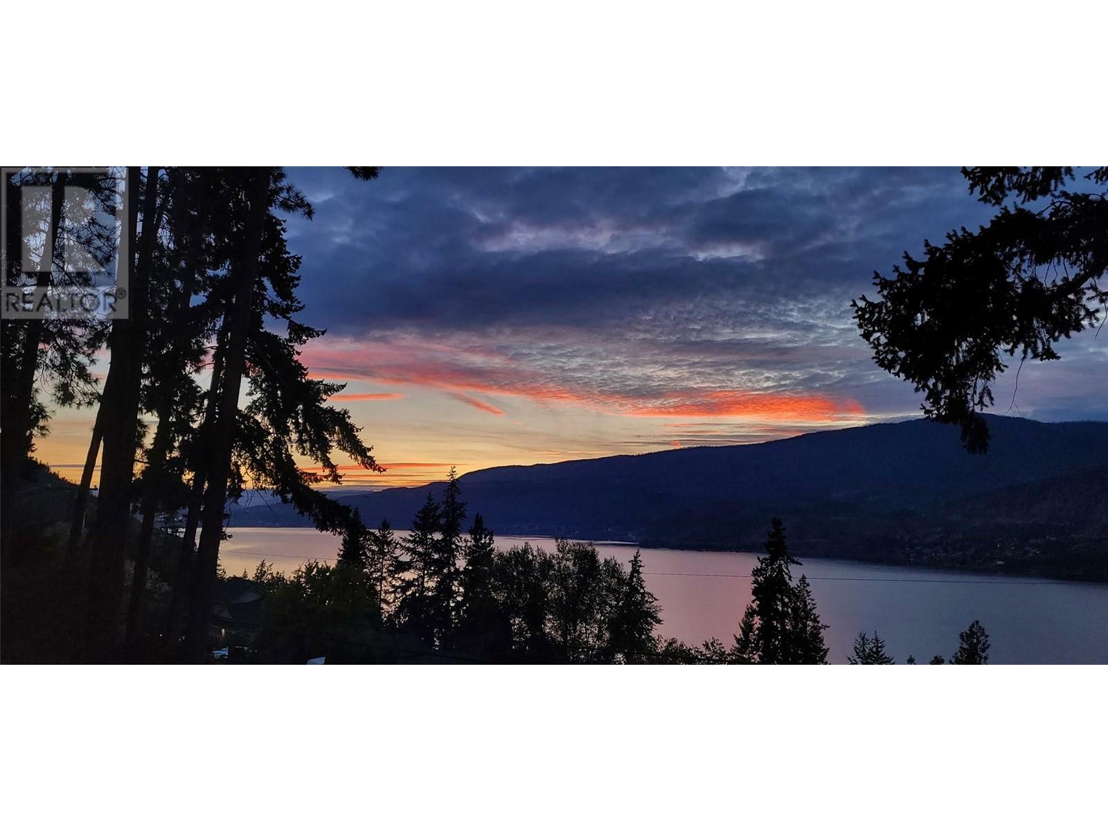 Photo de la propriété: 253 Clifton Road North BC V1V 1A2