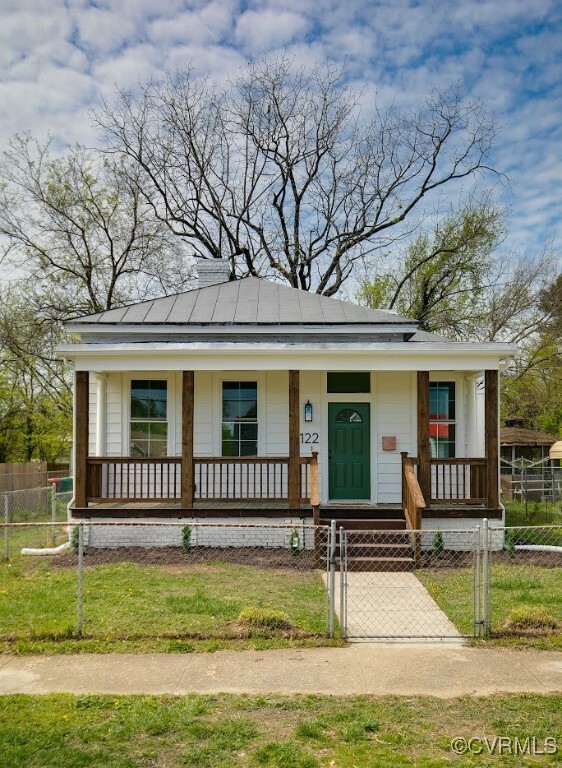 Property Photo: 122 Elm Street VA 23803