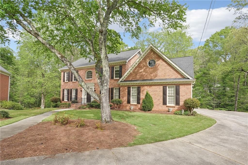 Property Photo: 918 Guinevere Way GA 30047