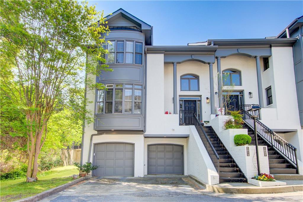 Property Photo: 1015 Heatherbrooke Lane GA 30324