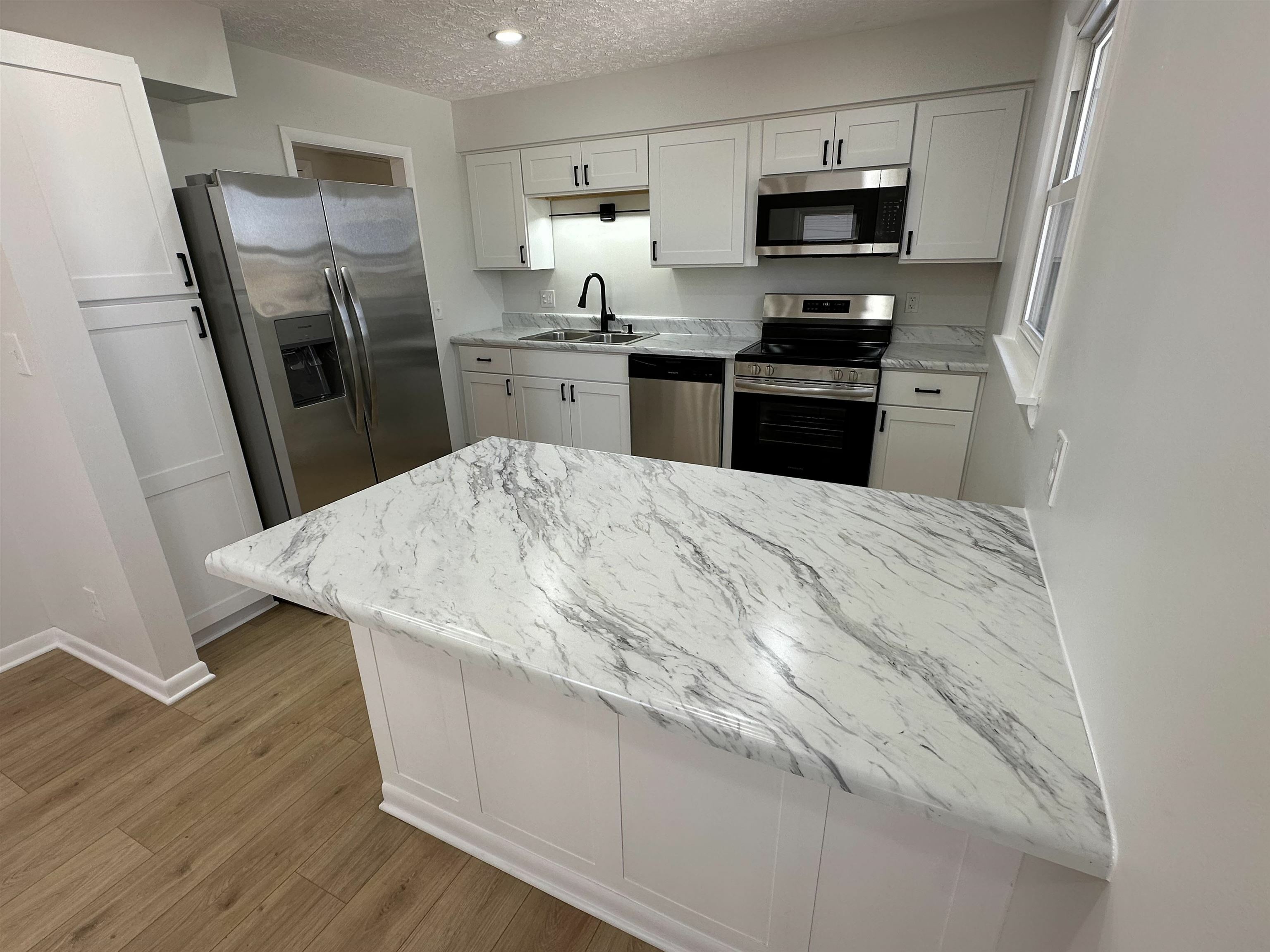 Property Photo: 42 S Arlington Dr KY 42420