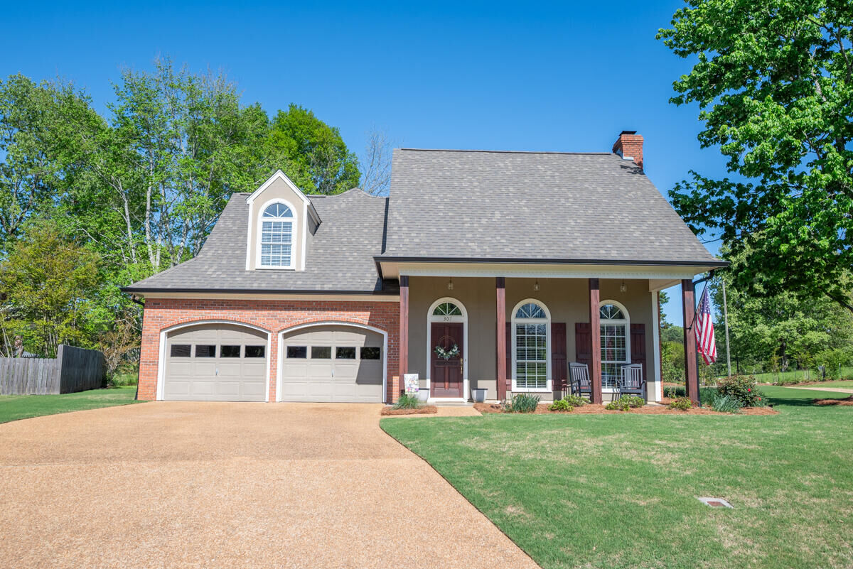 Property Photo:  307 Fairfield Dr  MS 39759 