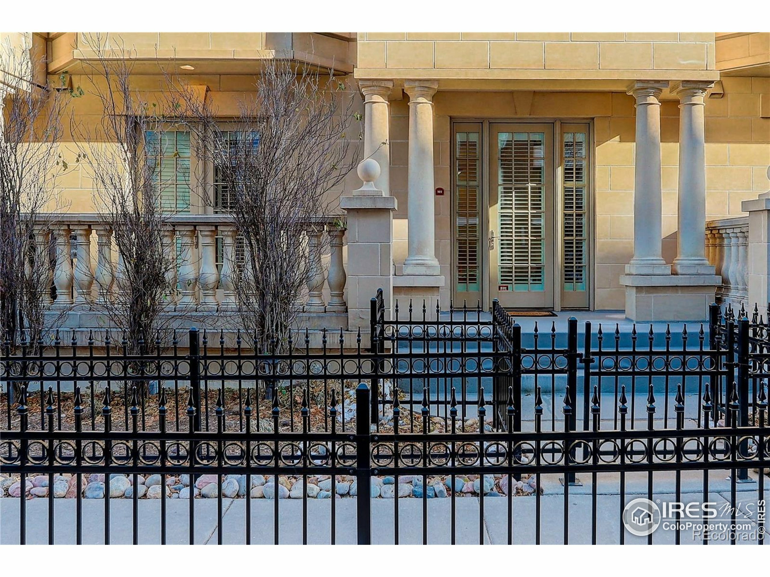 Property Photo: 1950 N Logan St 102 CO 80203