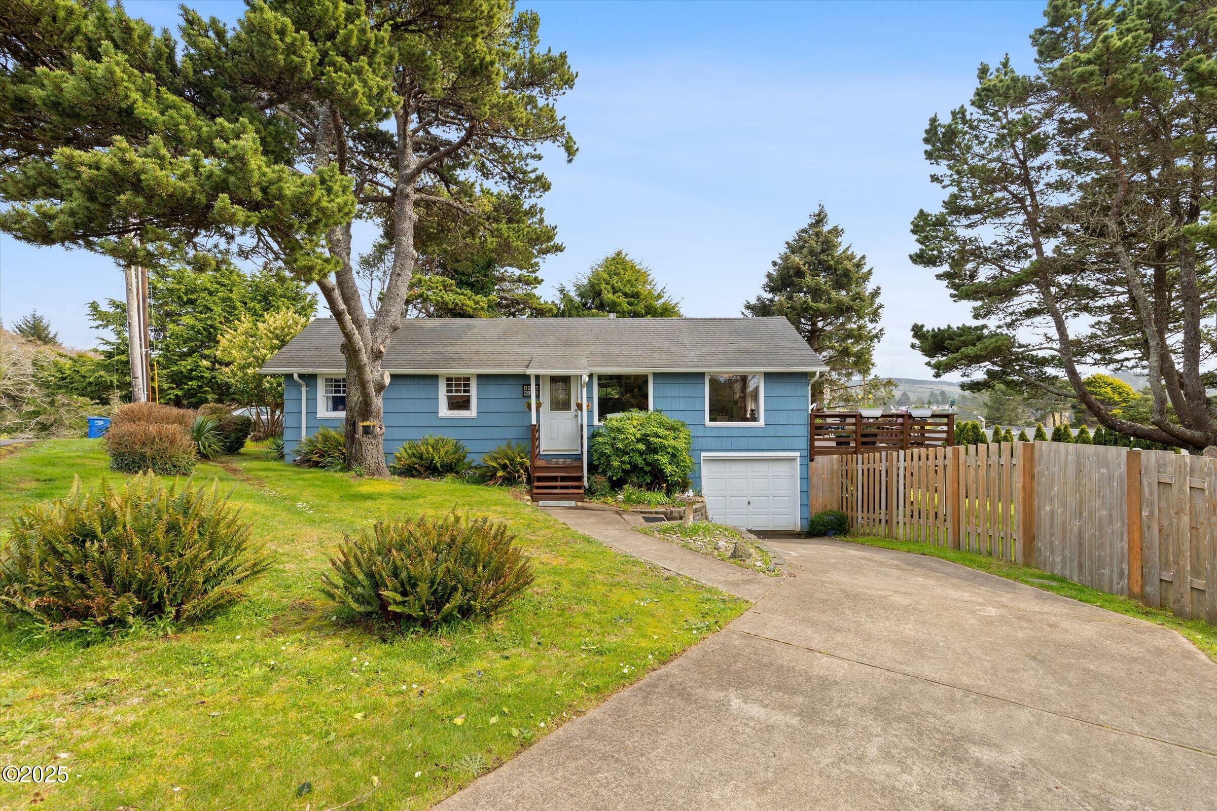 Property Photo: 1736 NE 11th Street OR 97367