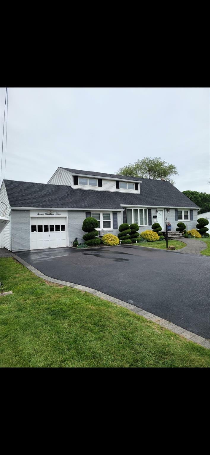 703 Pine Avenue  West Islip NY 11795 photo