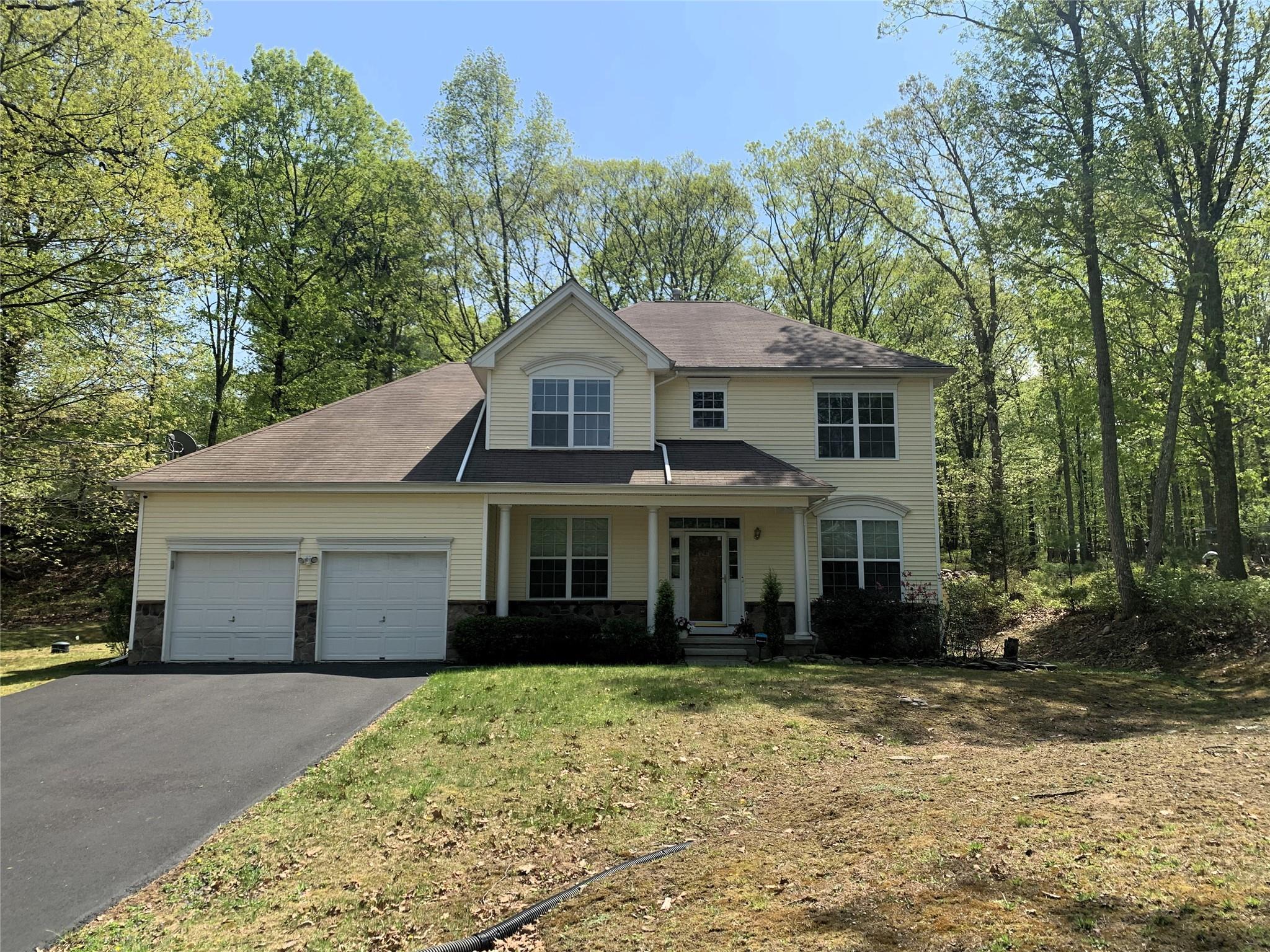 Property Photo: 504 St. Ives Court PA 18324