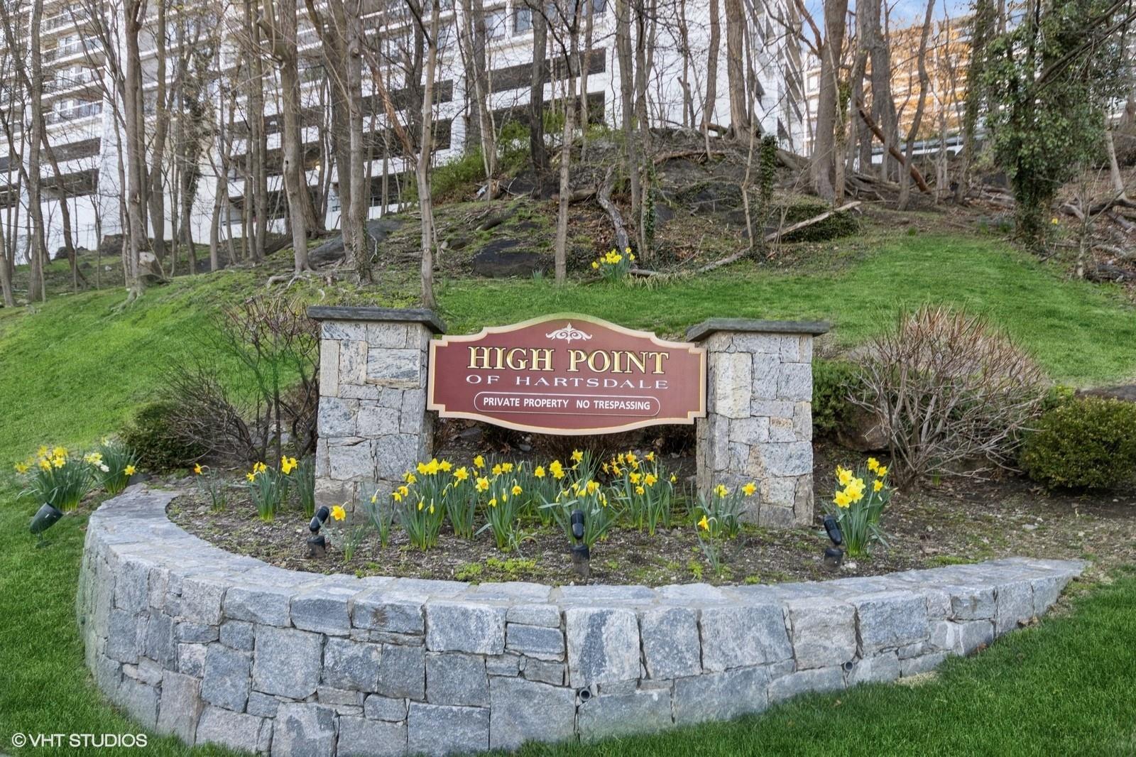 Property Photo: 500 High Point Drive Ph 10 NY 10530