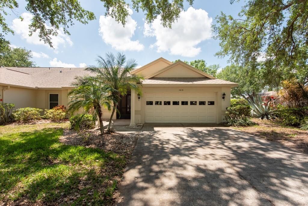 Property Photo:  1616 Laughton Place  FL 33573 
