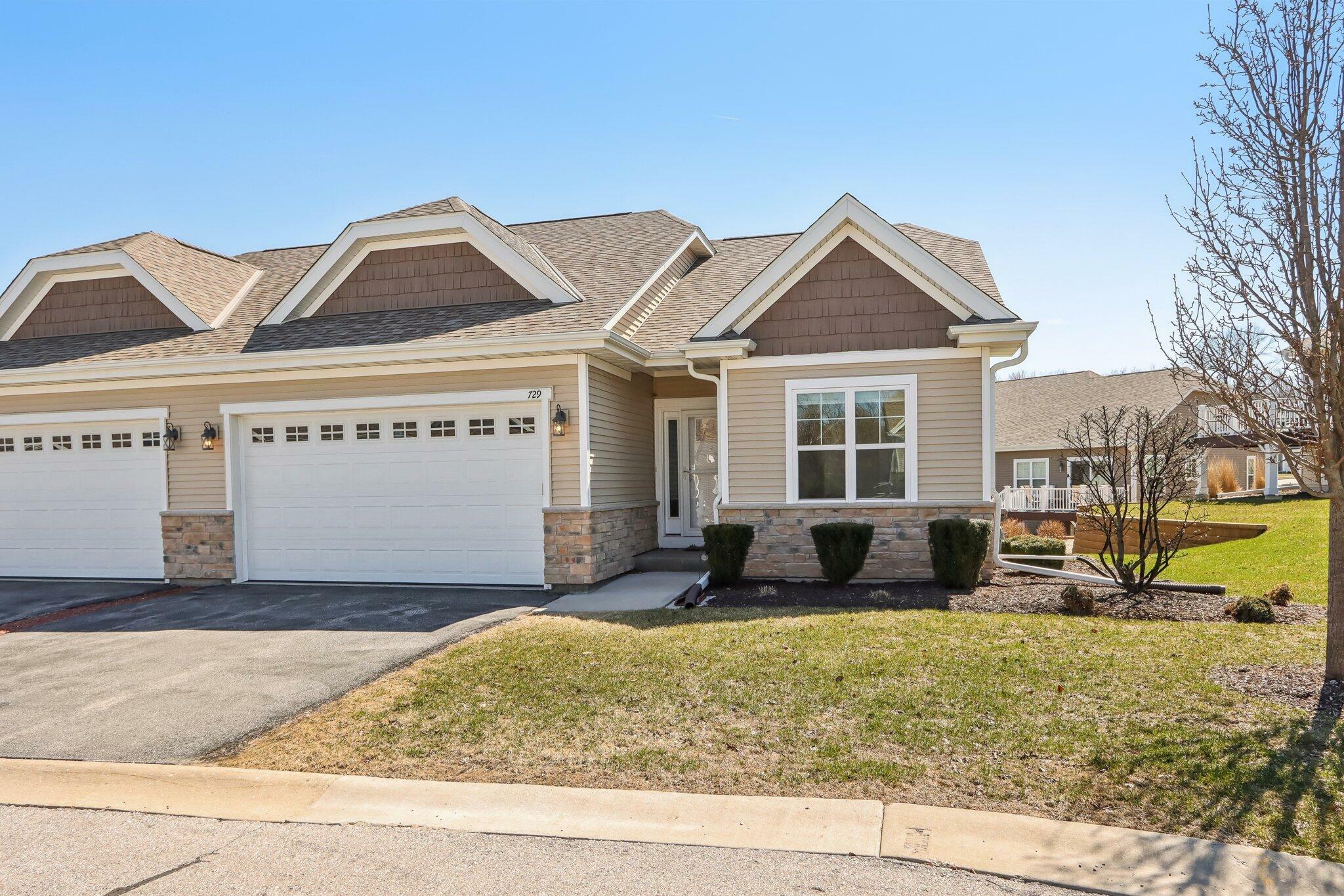 Property Photo: 729 Keystone Dr 901 WI 53189