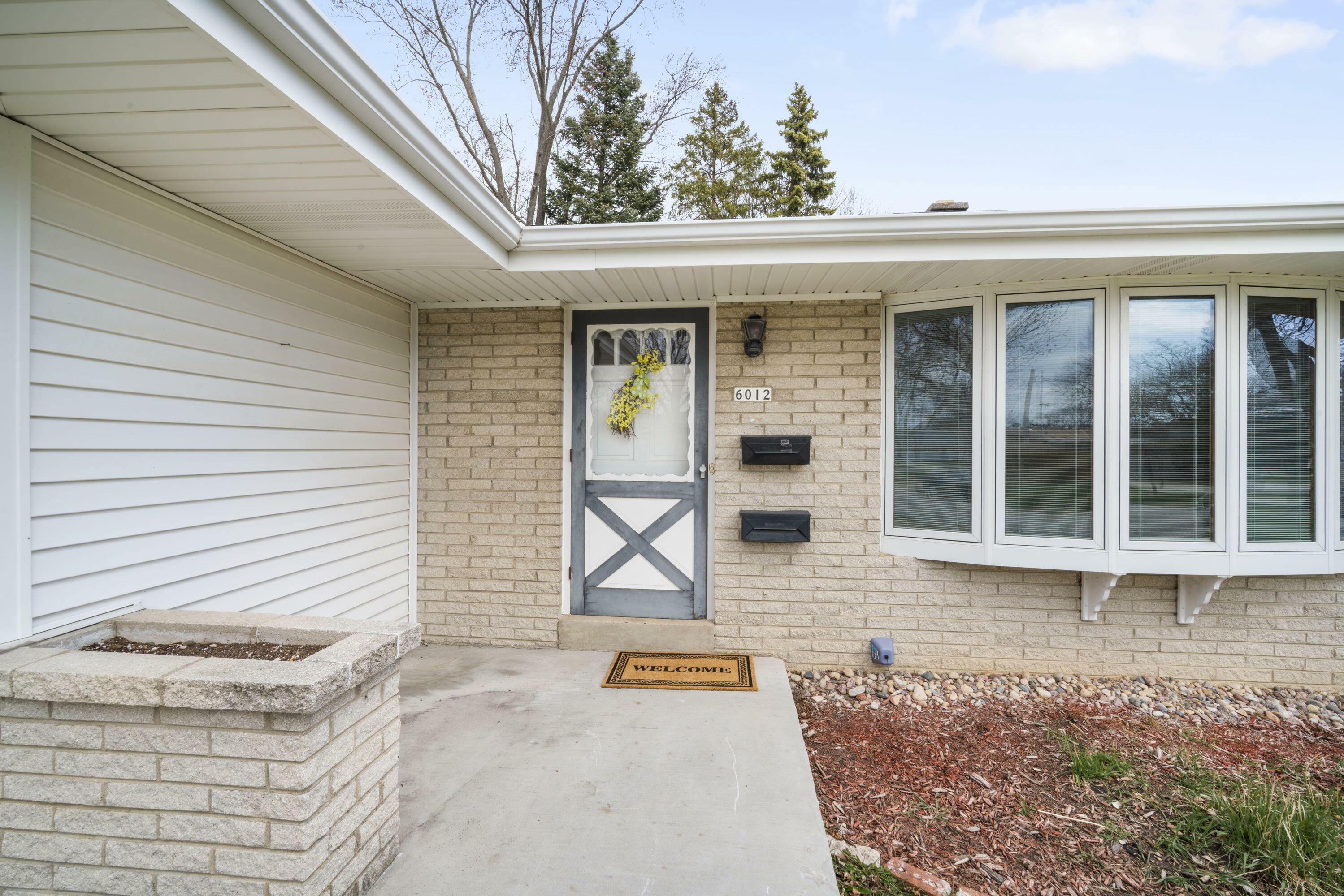 Property Photo: 6012 Oriole Ln WI 53129