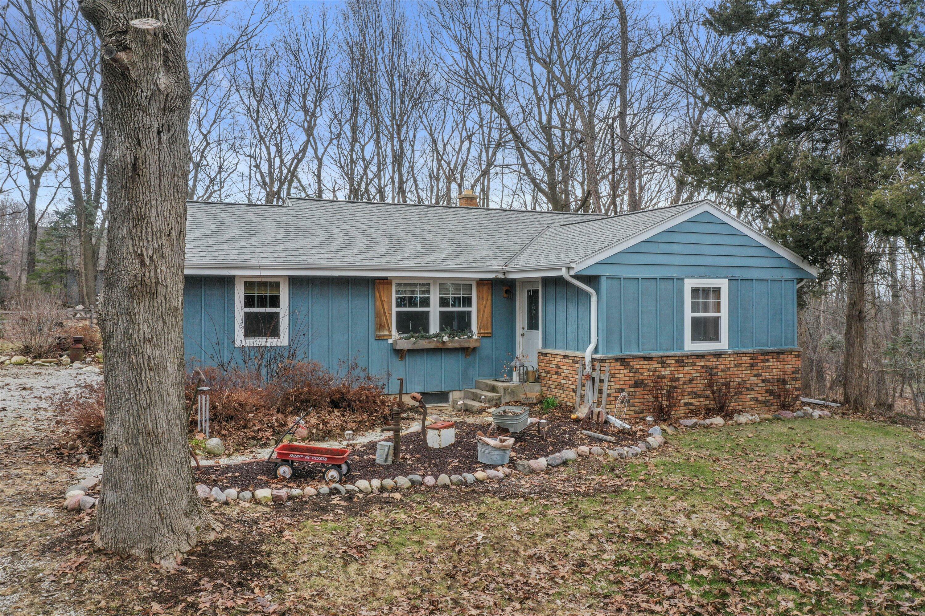 Property Photo: N60w25699 Walnut Rd WI 53089