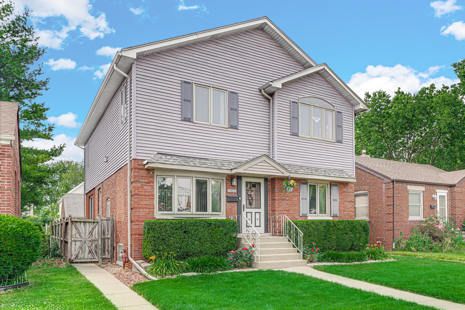 Property Photo: 10804 S Ridgeway Avenue IL 60655