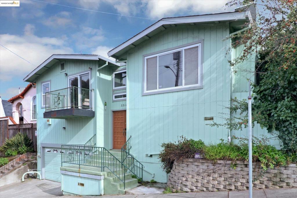 Property Photo:  3314 Storer Ave  CA 94619 