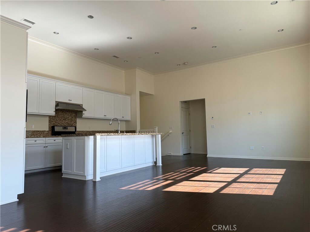 Property Photo: 86 Mayfair CA 92620