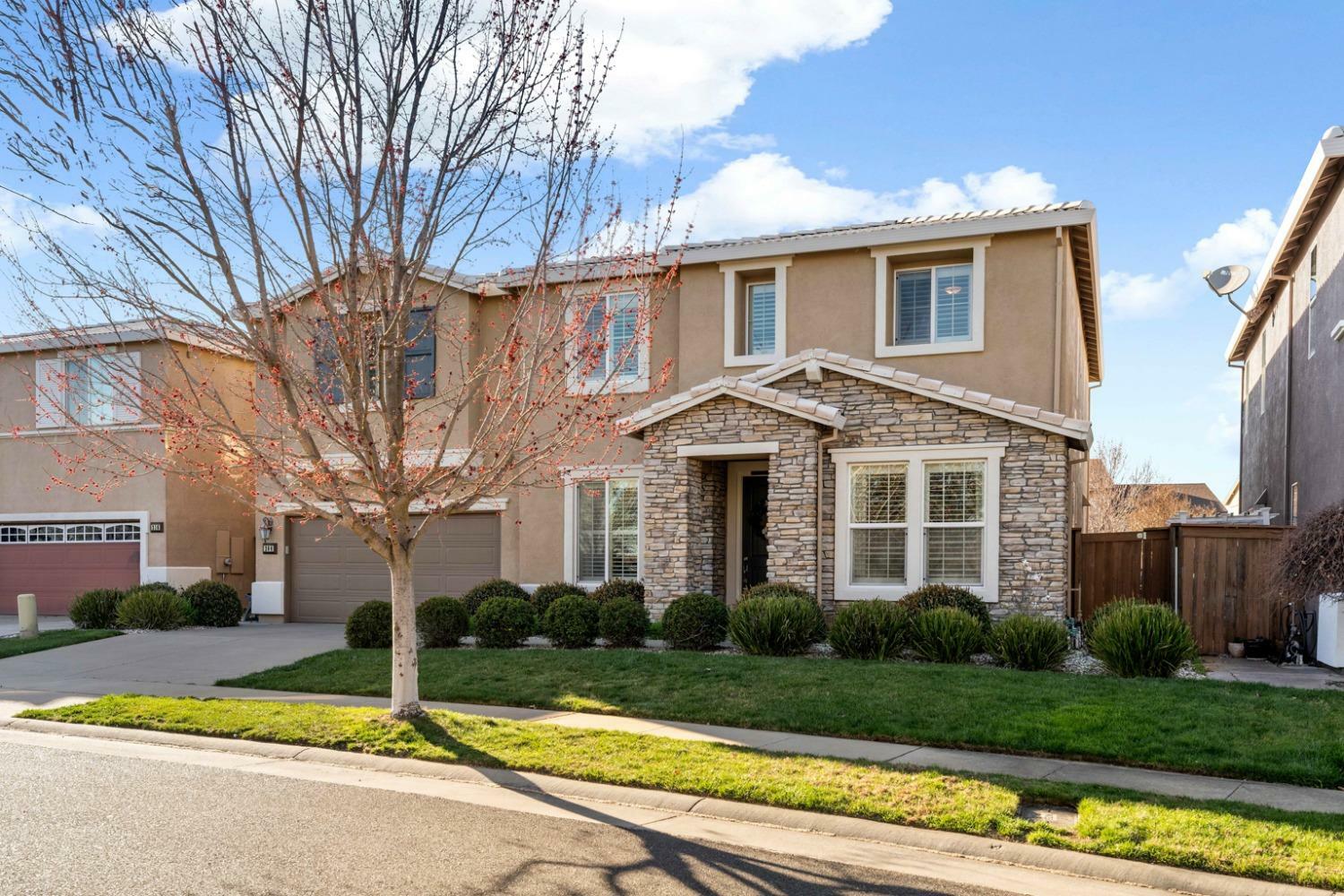 Property Photo: 208 Plowman Court CA 95747