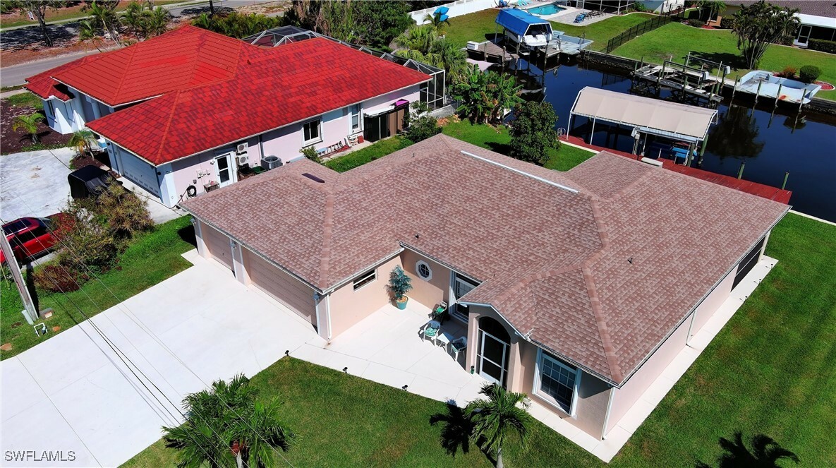 Property Photo: 105 SE 40th Terrace FL 33904