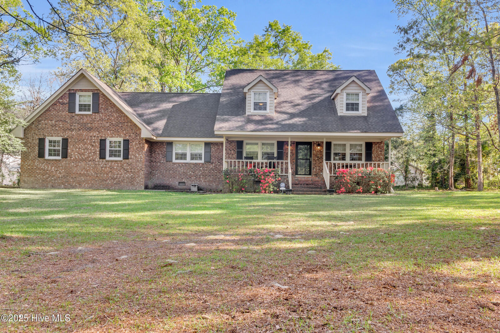 Property Photo: 1994 Den Tree Court NC 28562