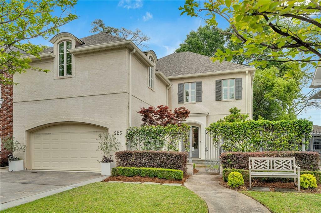 Property Photo: 225 Ridgewood Drive LA 70005