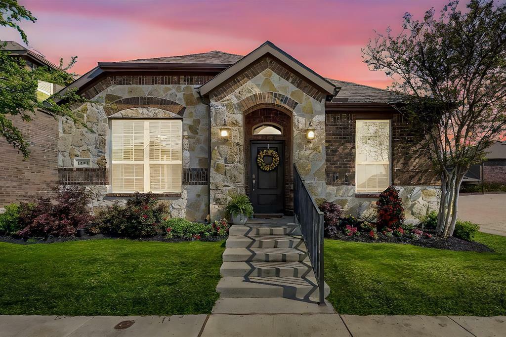 Property Photo: 1421 Sage Way TX 76227