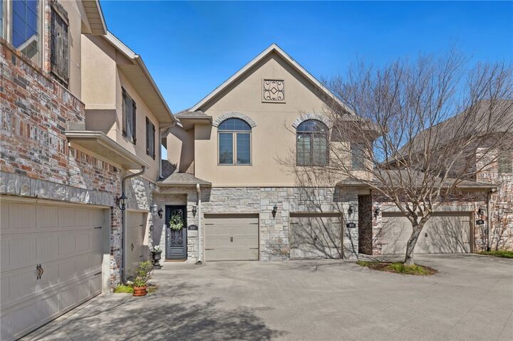 Property Photo:  2620 S Everest Avenue  AR 72758 