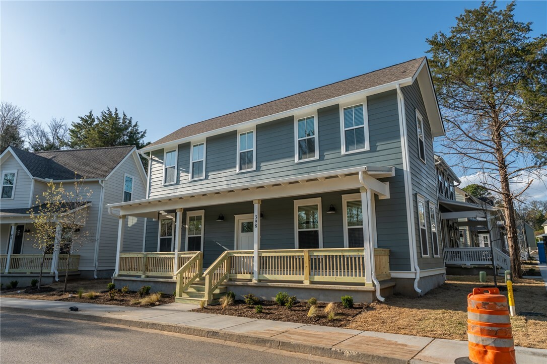 Property Photo:  398 E 10th Street  AR 72701 