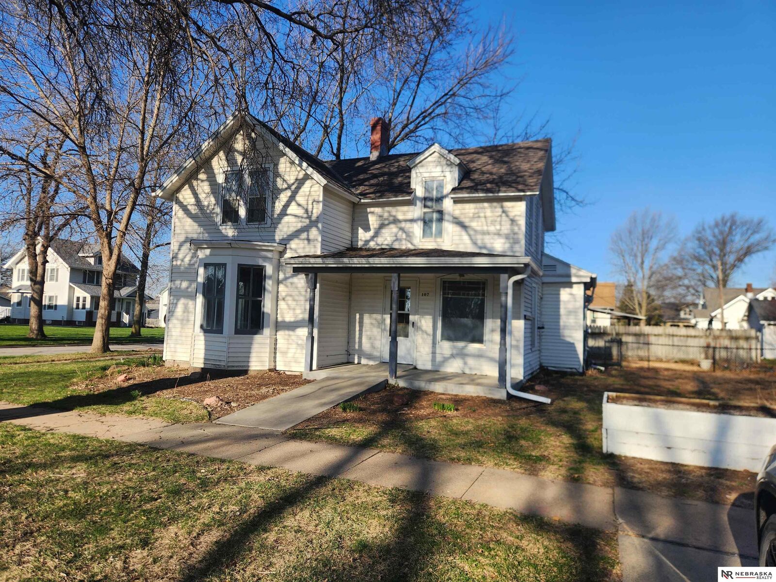 Property Photo: 107 N Linden Street NE 68066