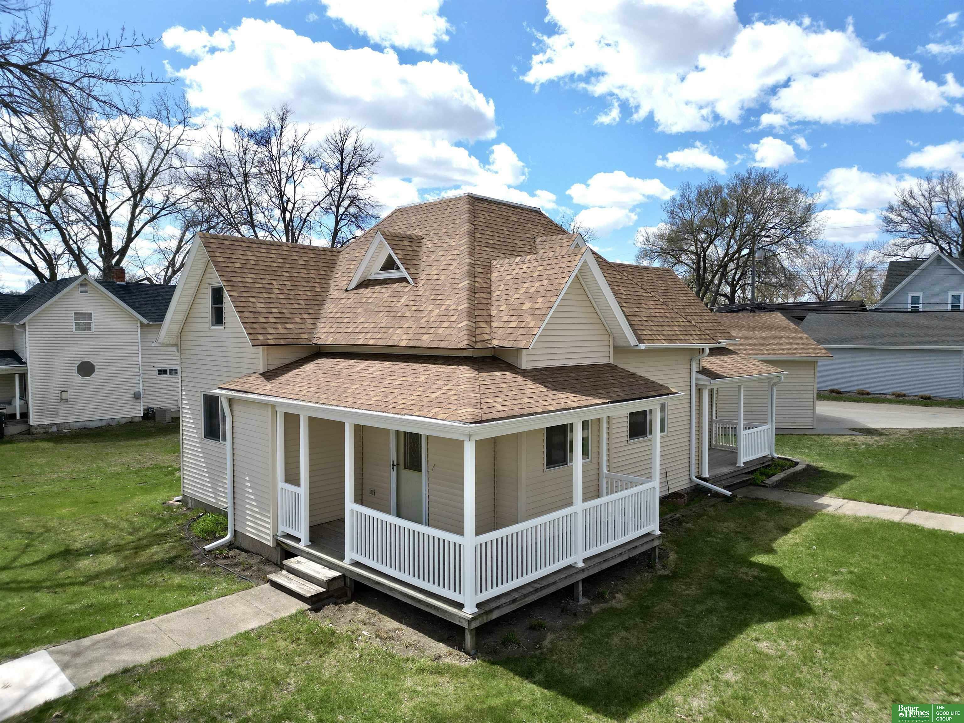 Property Photo: 329 N Blackburn Avenue NE 68467