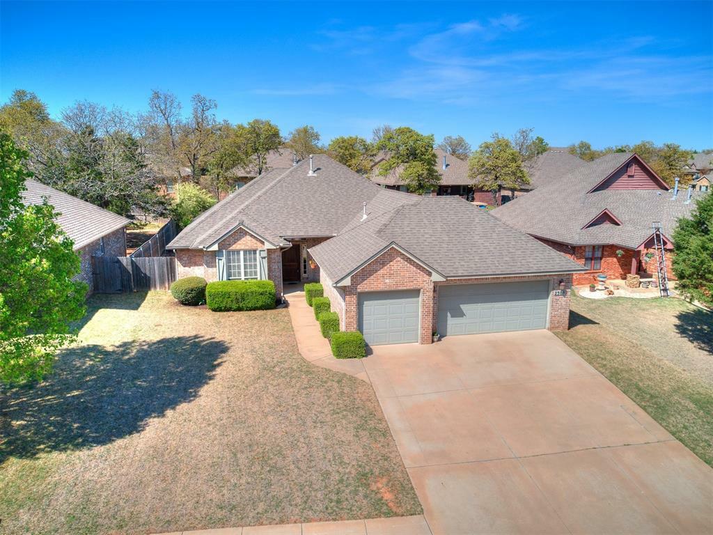 Property Photo: 2309 Tuscan Lane OK 73034