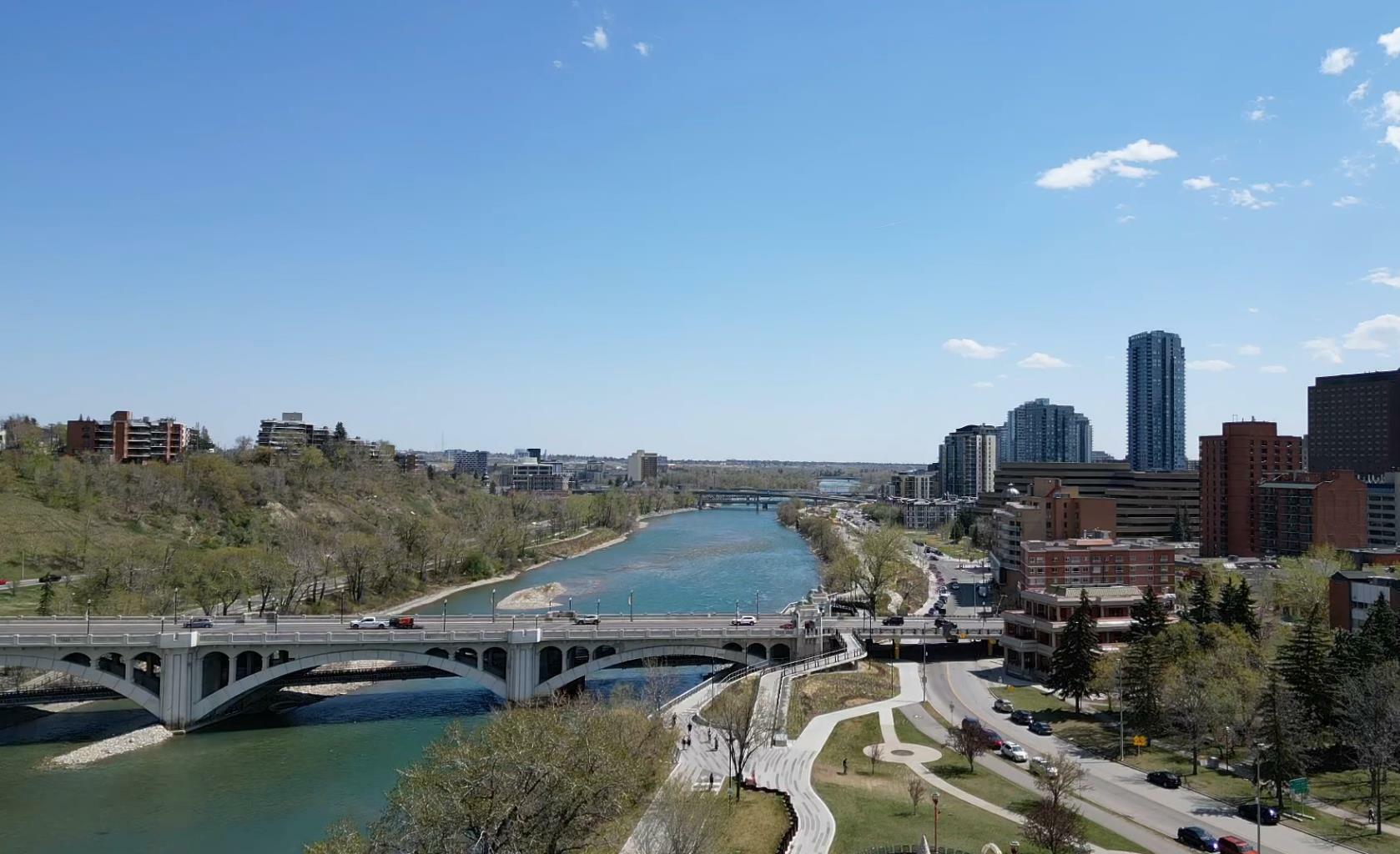 Property Photo: 138 Waterfront Avenue SW 313 AB T2P 1L1