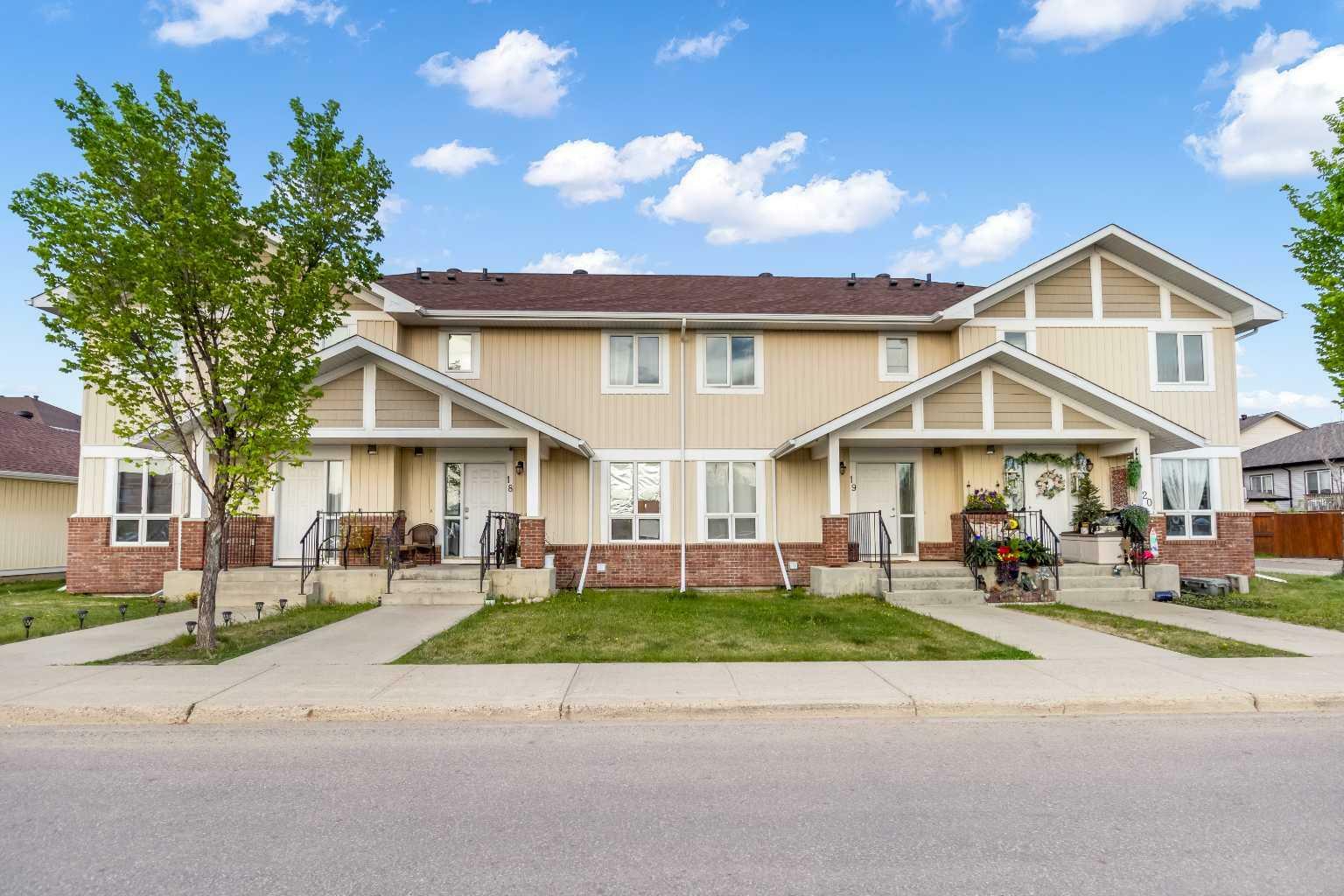 Photo de la propriété: 248C Grosbeak Way 19 AB T9K 0W1