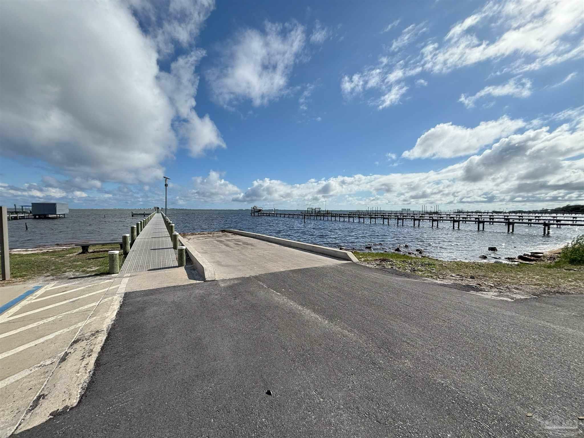 Property Photo: 1652 Ponderosa Dr FL 32563