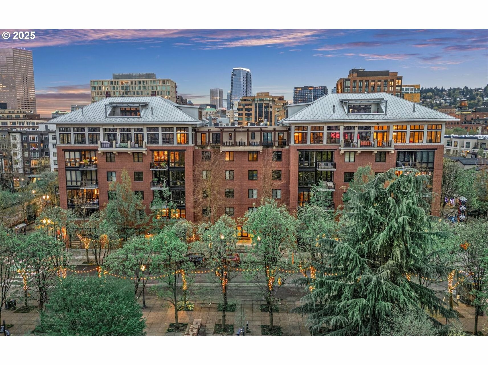 Property Photo: 1030 NW Johnson St 323 OR 97209