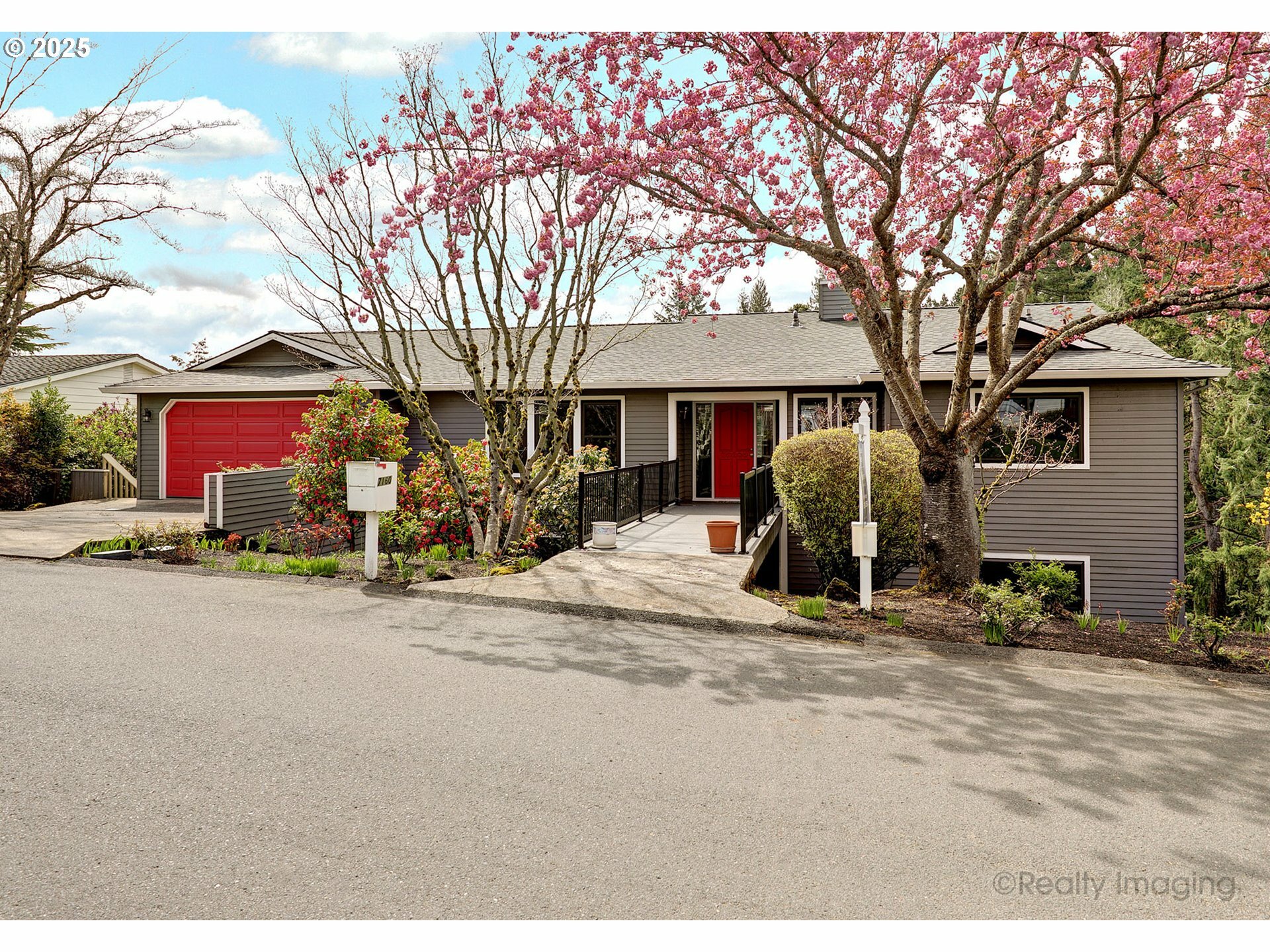 Property Photo: 7160 SW Gable Park Rd OR 97225