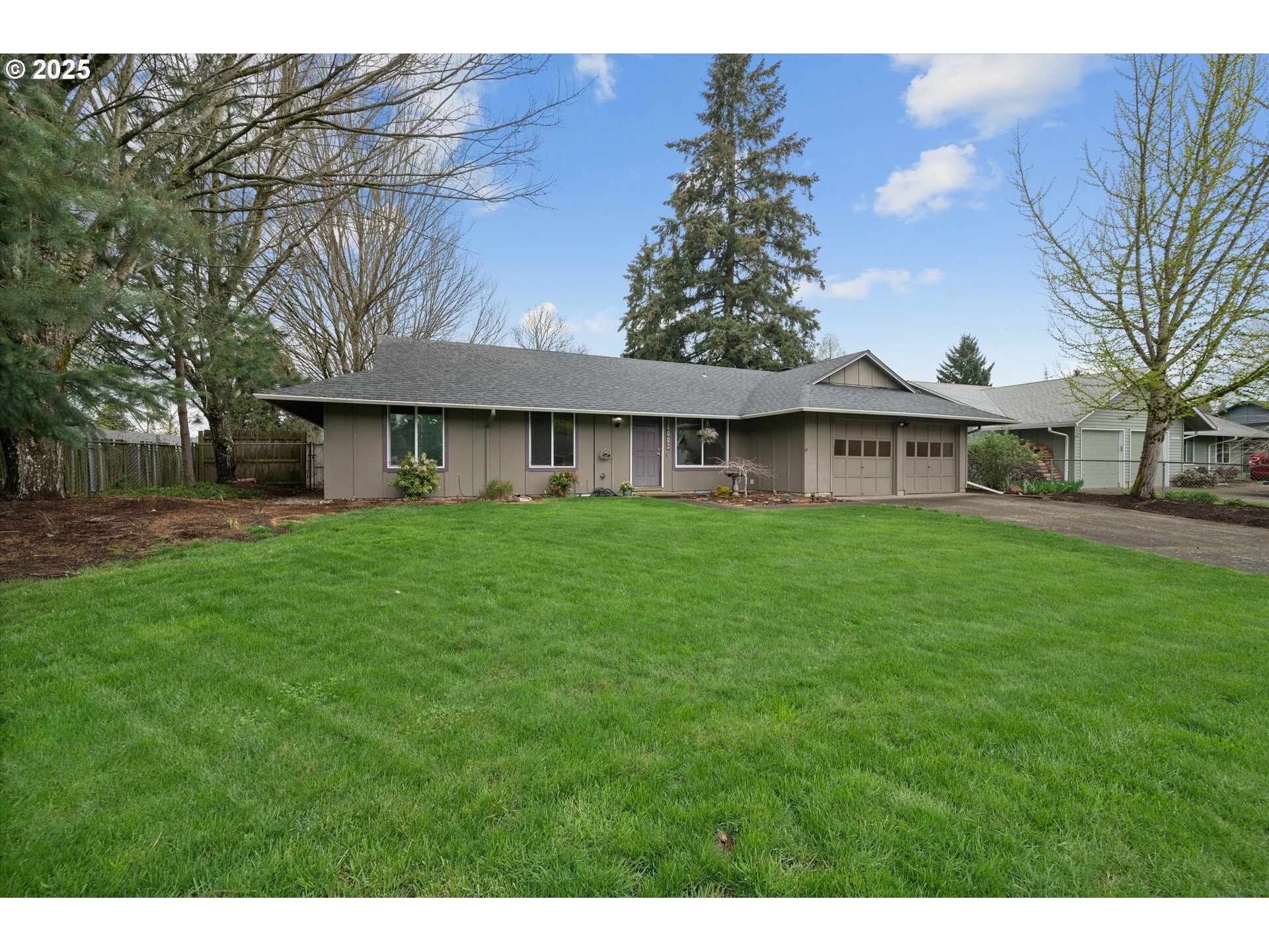 Property Photo: 10002 NE 9th St WA 98664