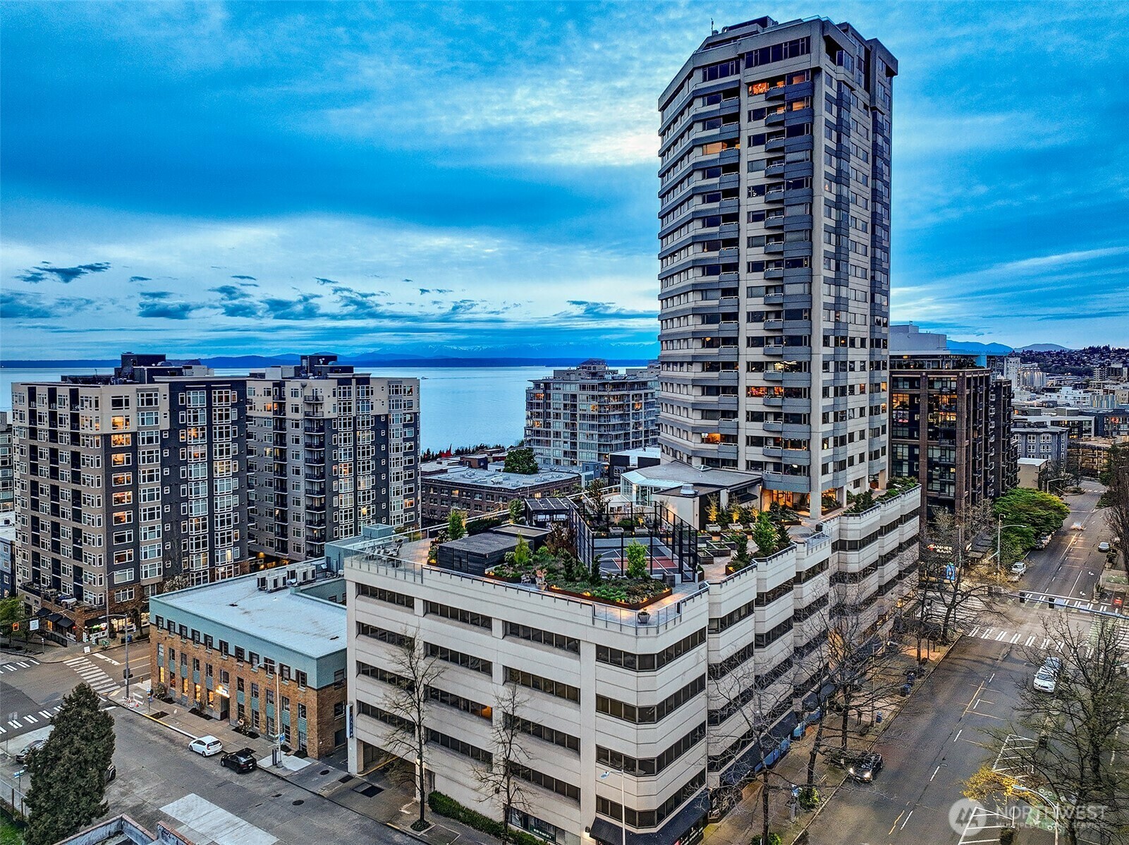 Property Photo: 2821 2nd Avenue 1005 WA 98121