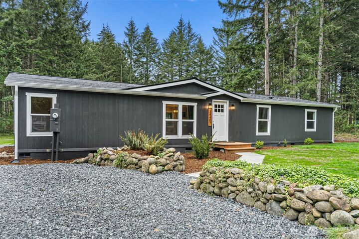Property Photo: 34407 41st Ave E WA 98328