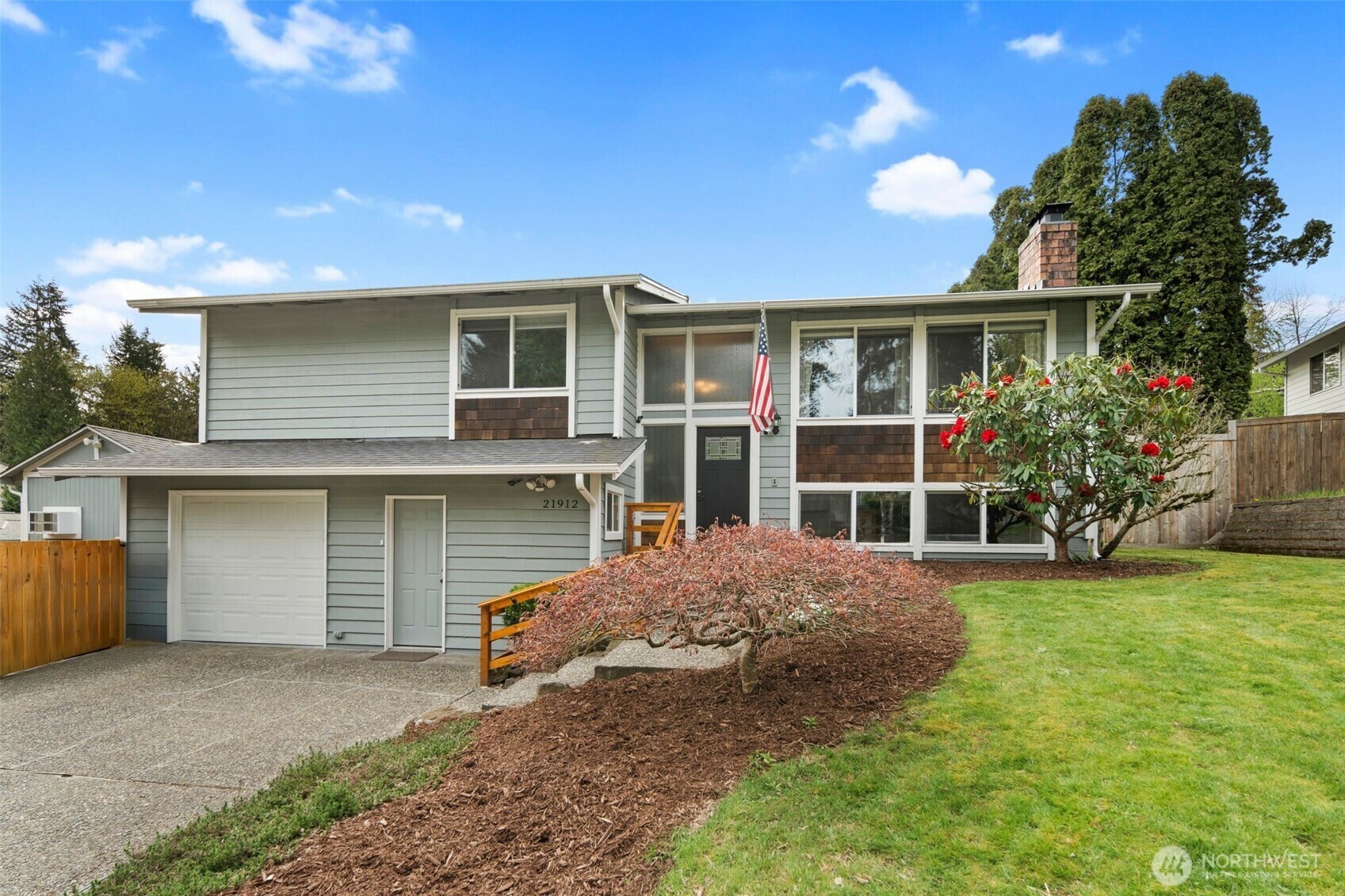 Property Photo: 21912 1st Avenue W WA 98021