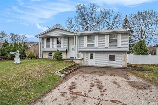 14112 North Road  Fenton Twp MI 48430 photo