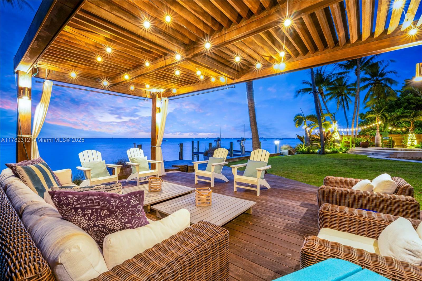 Property Photo: 510 S Mashta Dr FL 33149