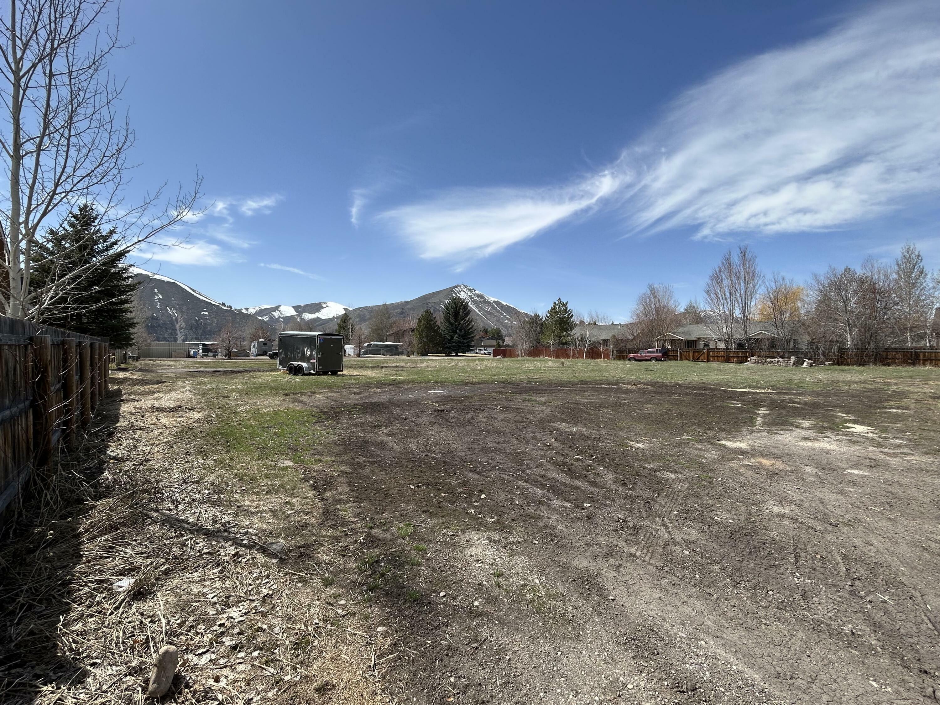 Property Photo: 2410 Woodside Blvd ID 83333