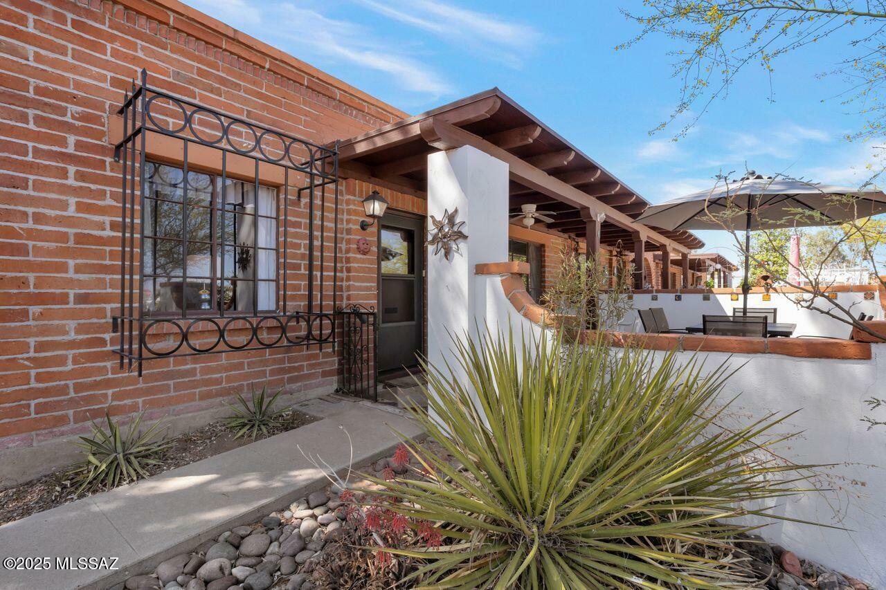 Property Photo:  452 S La Caada Drive A  AZ 85614 