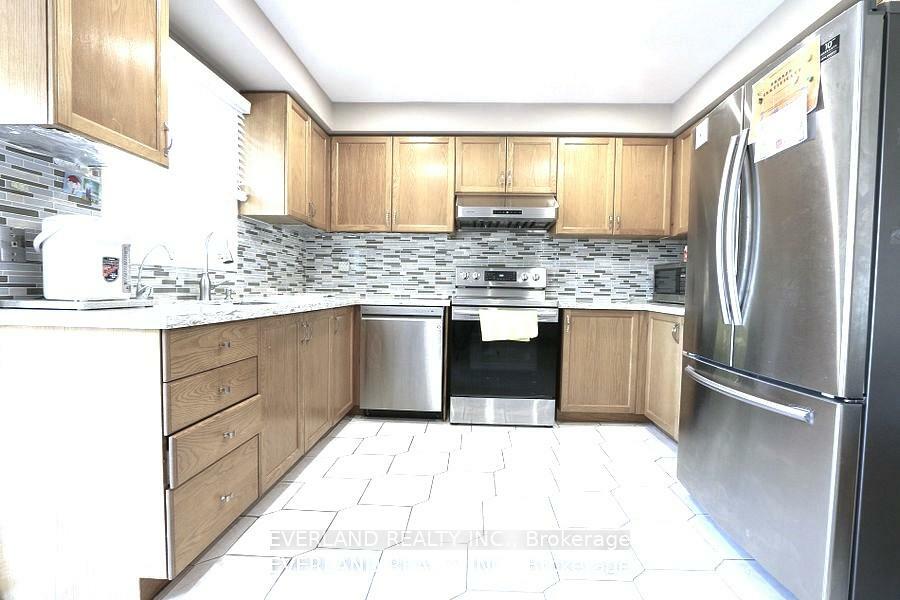 Property Photo: 87 Kyla Crescent ON L3S 2Y4